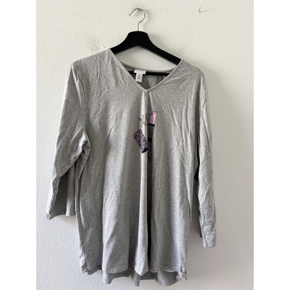 Weekends by Chico's Women's Gray V-Neck Top Size 3 XL Lipstick XO Graphic